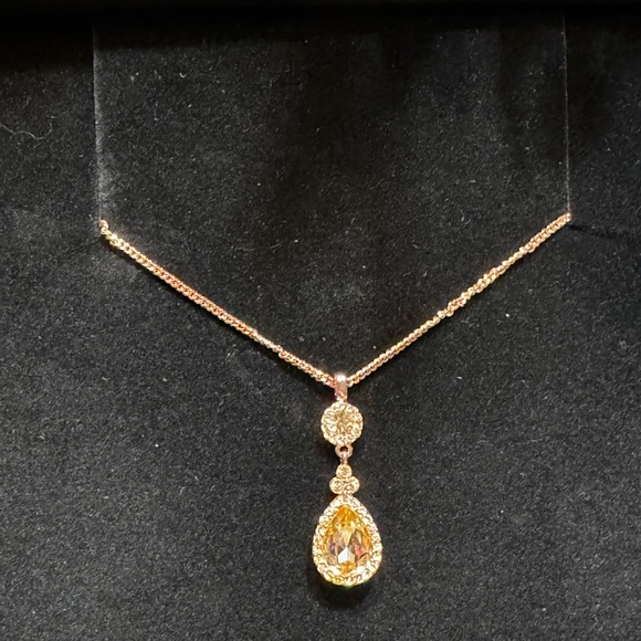 Givenchy 
Rose gold tone necklace - Picture 9 of 9